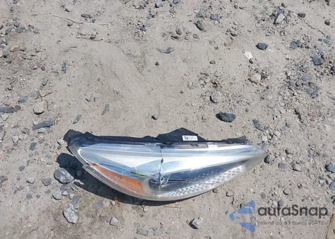 2018 Ford Focus Se z USA, uszkodzony, nr VIN 1FADP3K2XJL226128